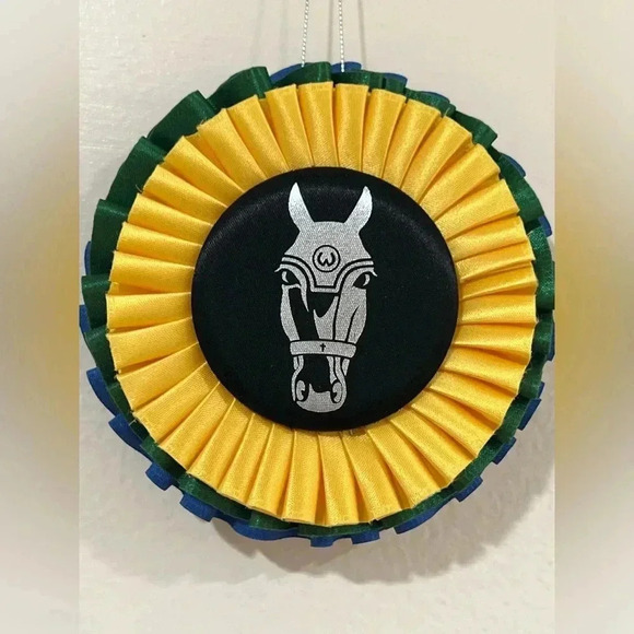 Equestrian Horse Head Ribbon Ornament - Picture 4 of 4